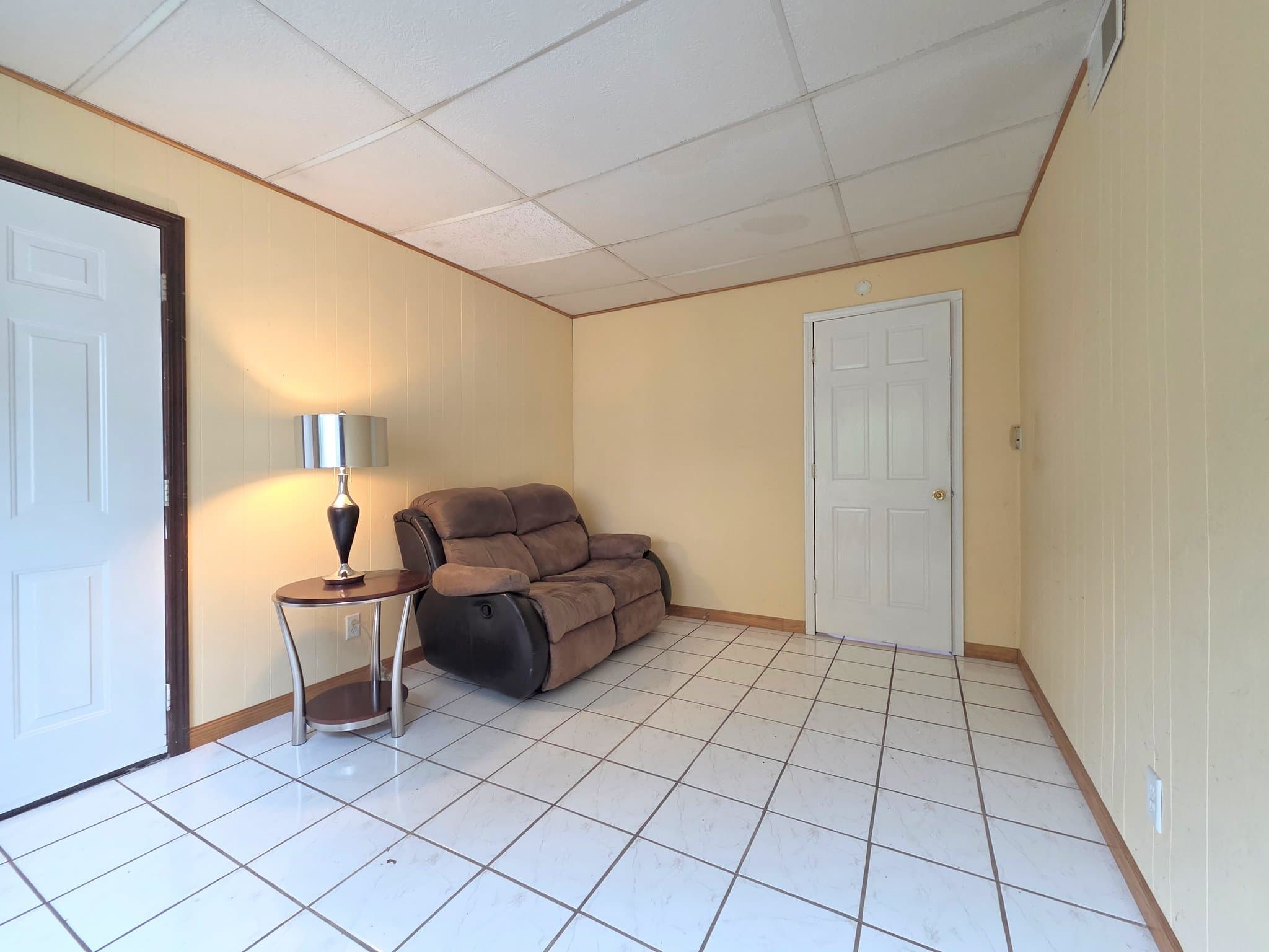 Mundelein House: 336 E Orchard St