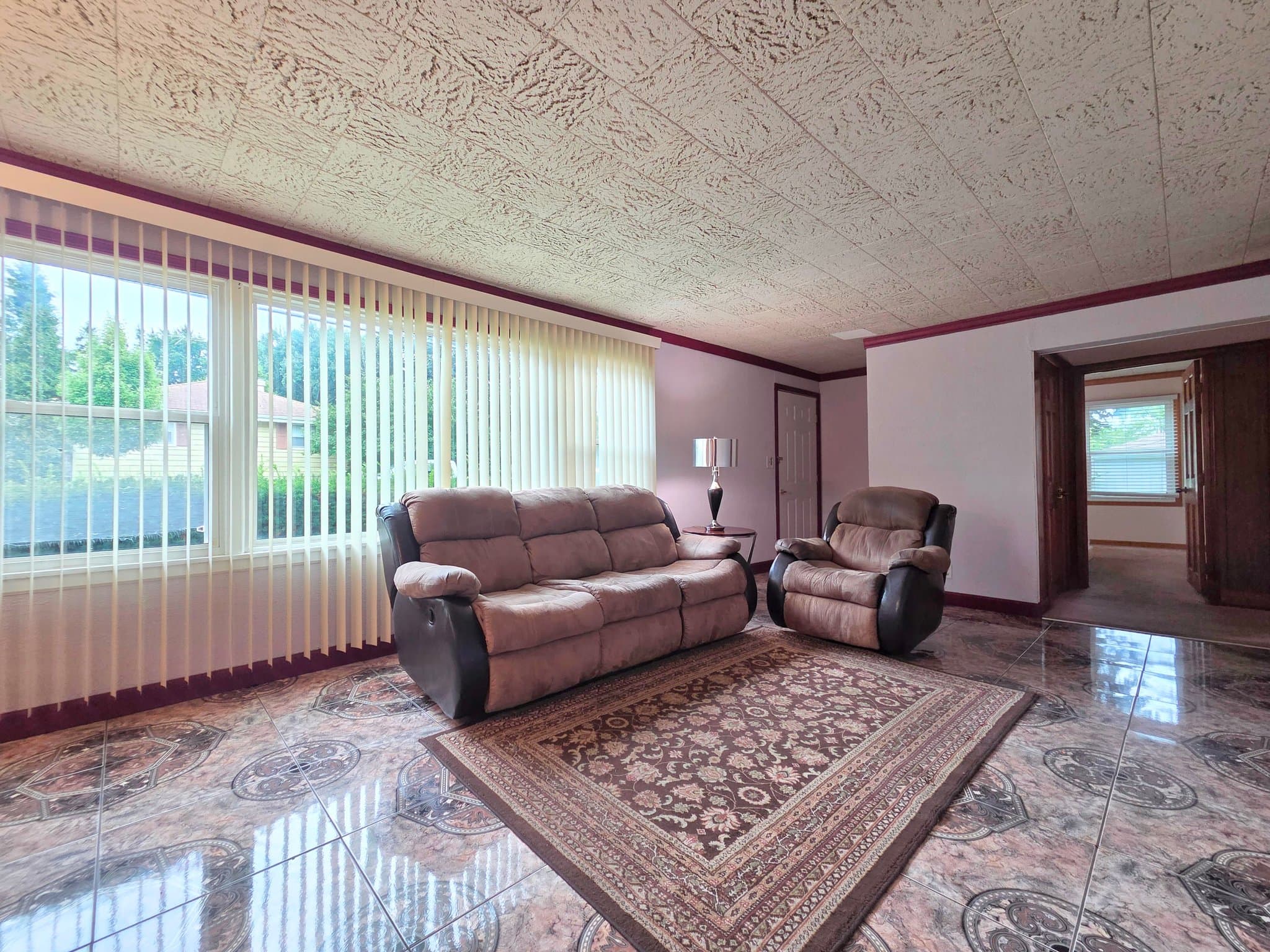 Mundelein House: 336 E Orchard St