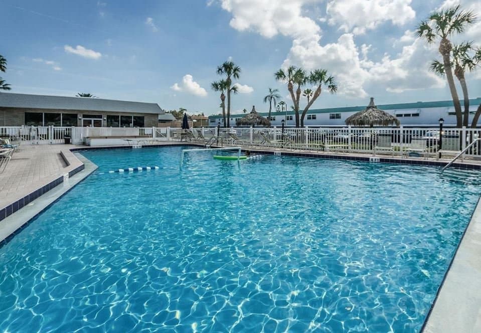 St Petersburg Apartment: 9795 122nd Ln