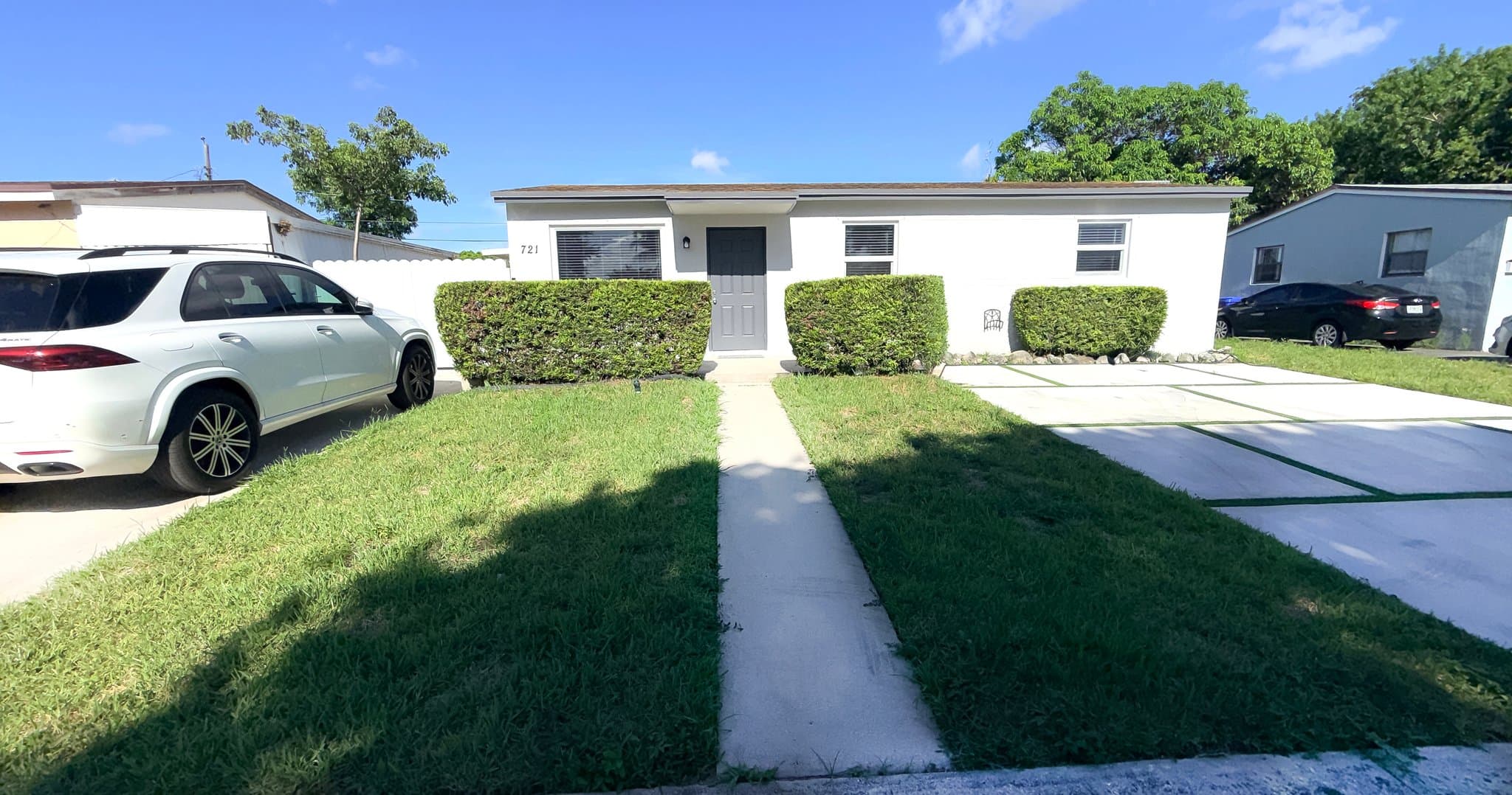 HOLLYWOOD House: 721 N 68 TER