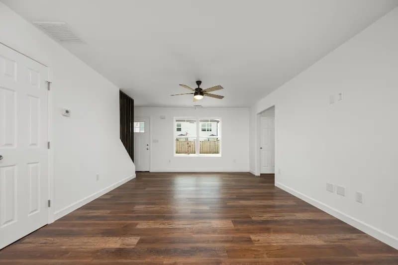 McMinnville House: 110 Hobson Street