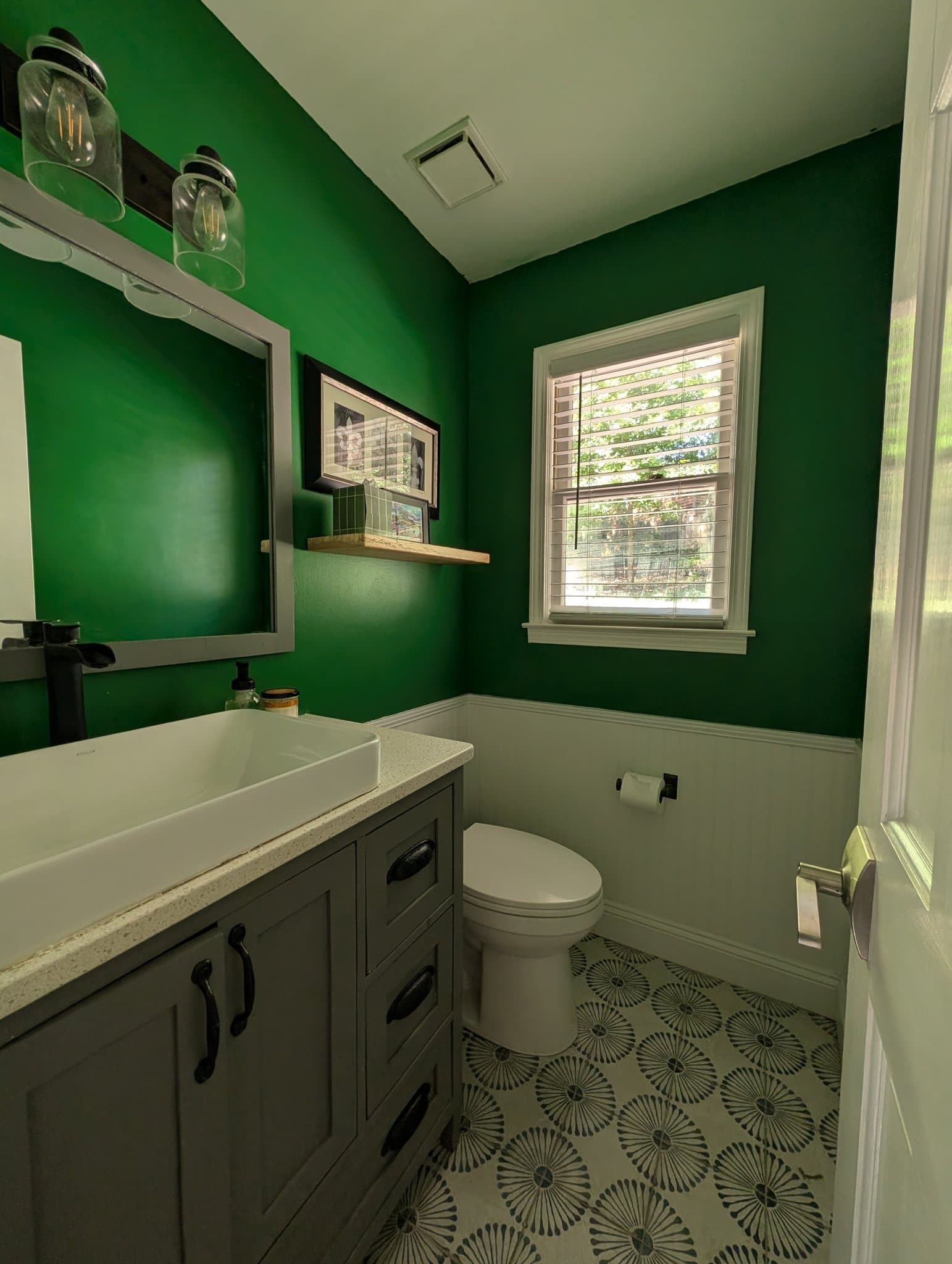 Greenville House: 400 Bradley Ct