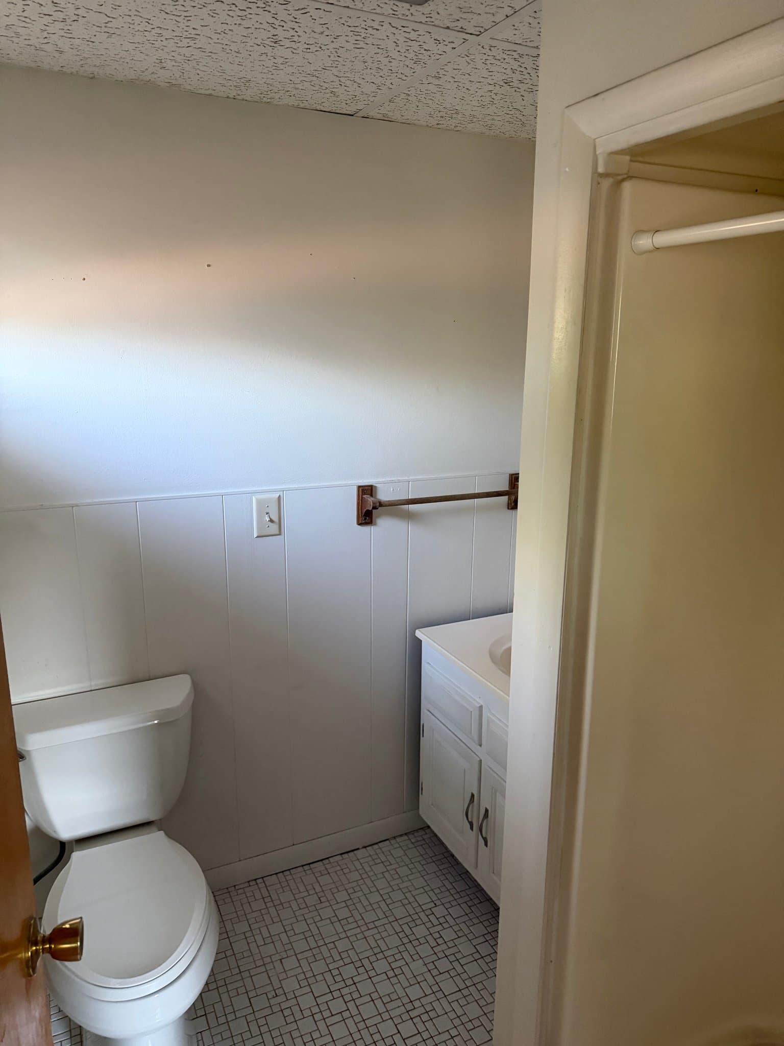 Auburn Hills Apartment: 465 Robert Ct