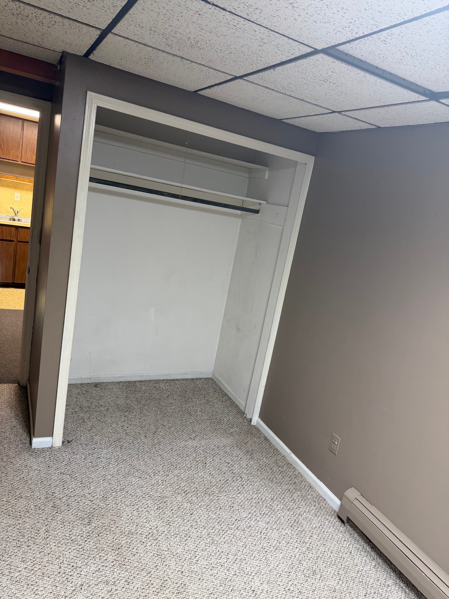 Auburn Hills Apartment: 465 Robert Ct