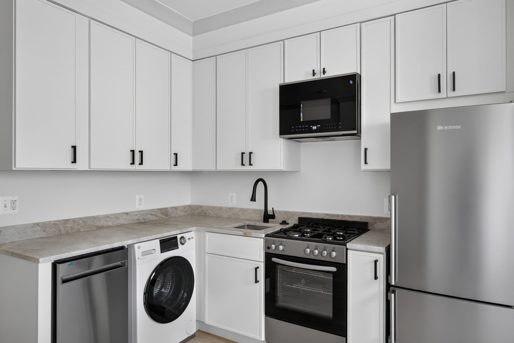 Washington Apartment: 311 East Capitol St. SE