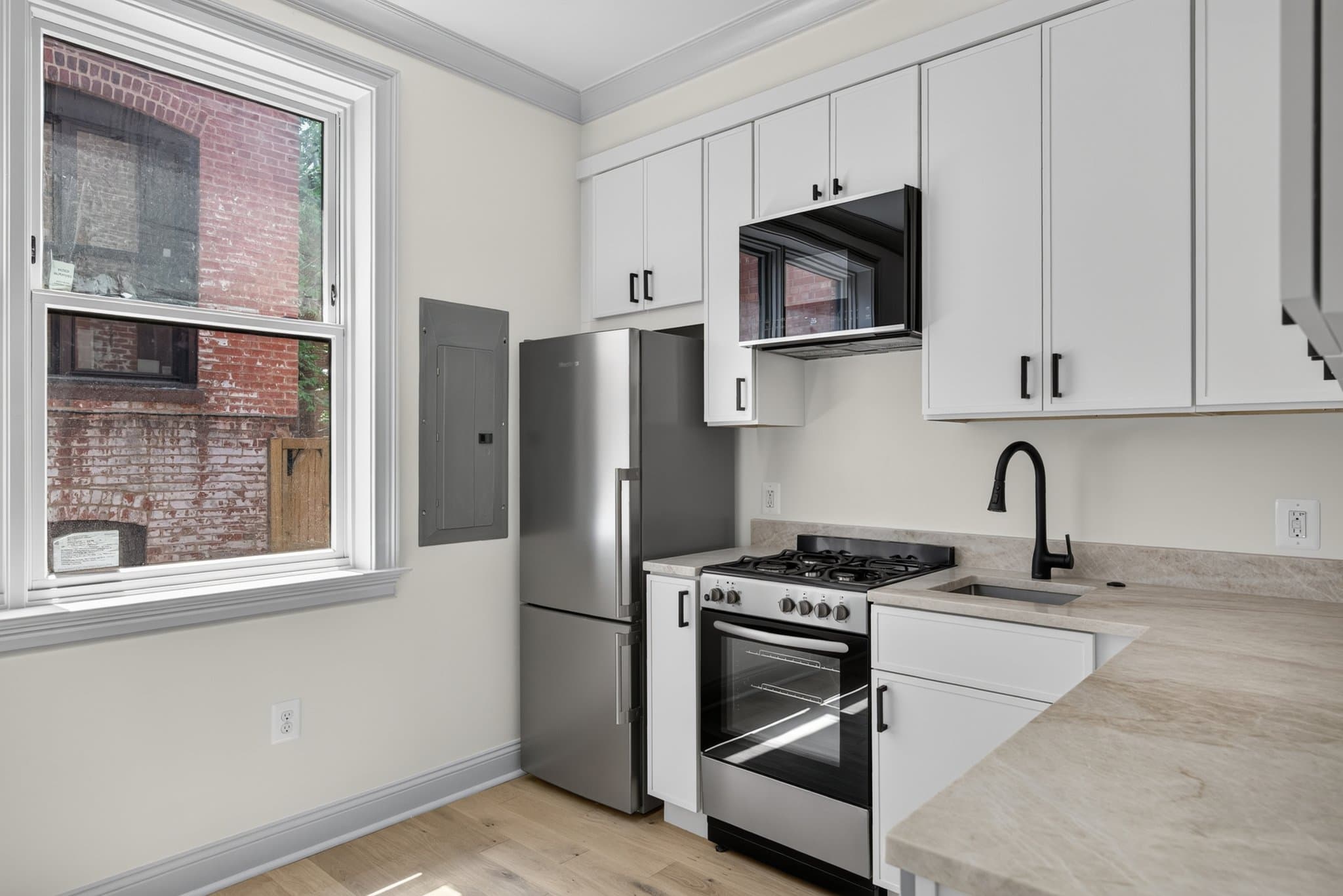 Washington Apartment: 311 East Capitol St. SE