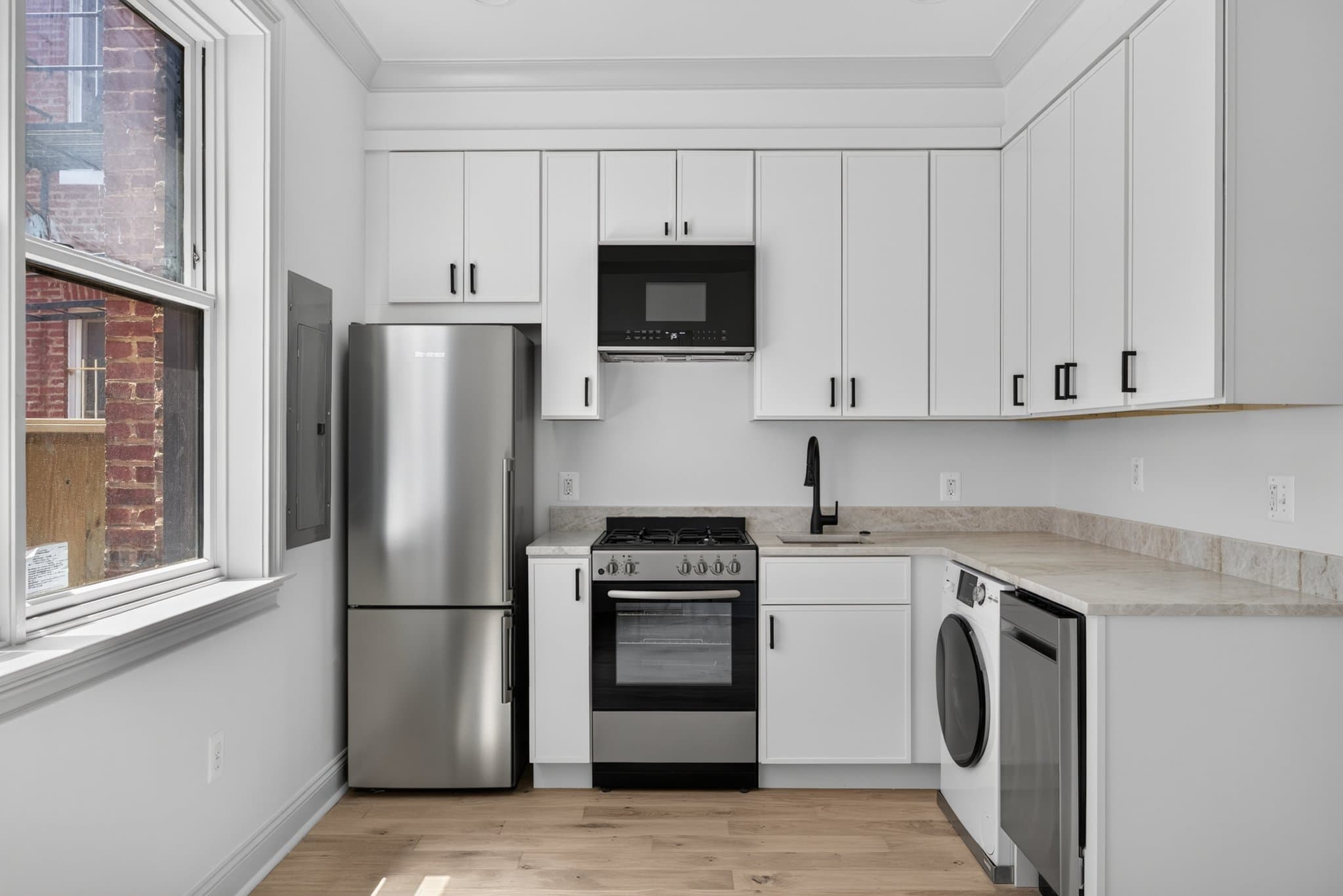 Washington Apartment: 311 East Capitol St. SE