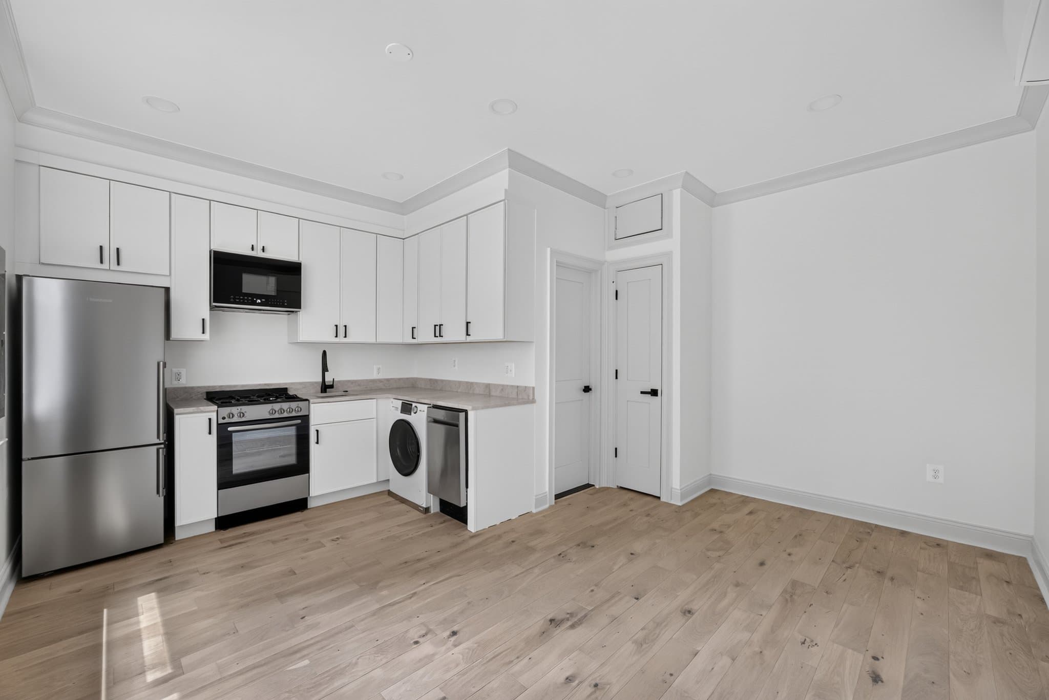 Washington Apartment: 311 East Capitol St. SE