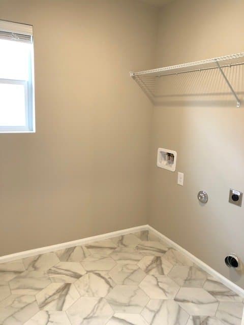 Black Diamond House: 23281 SE Fir St