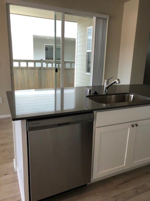 Black Diamond House: 23281 SE Fir St