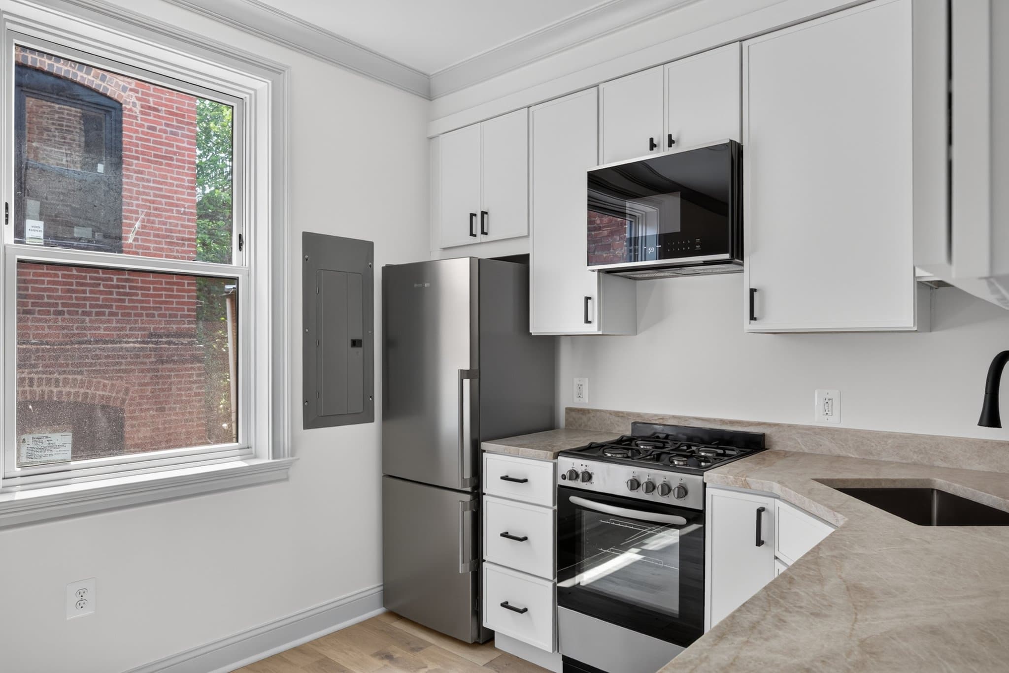 Washington Apartment: 311 East Capitol St. SE