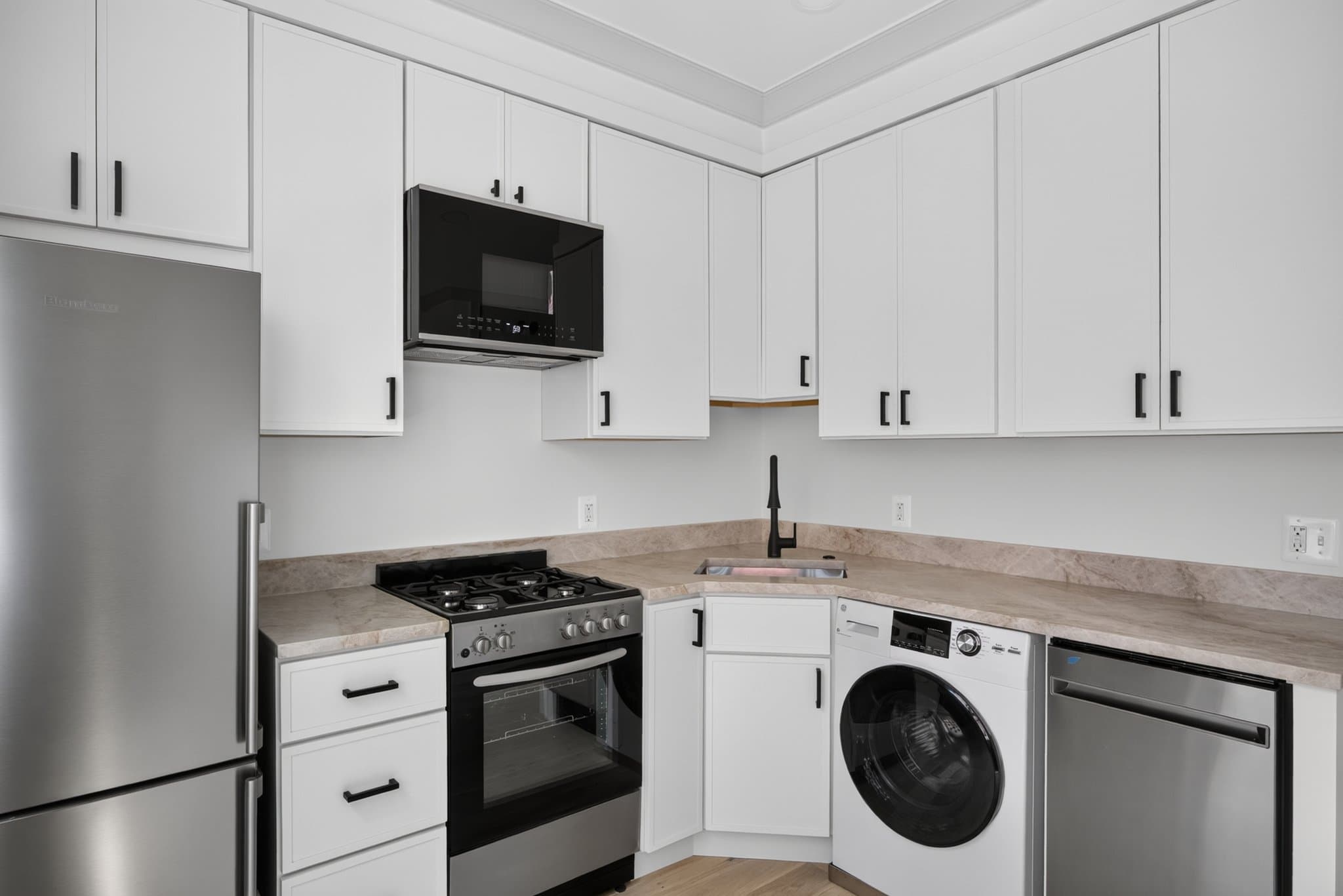 Washington Apartment: 311 East Capitol St. SE