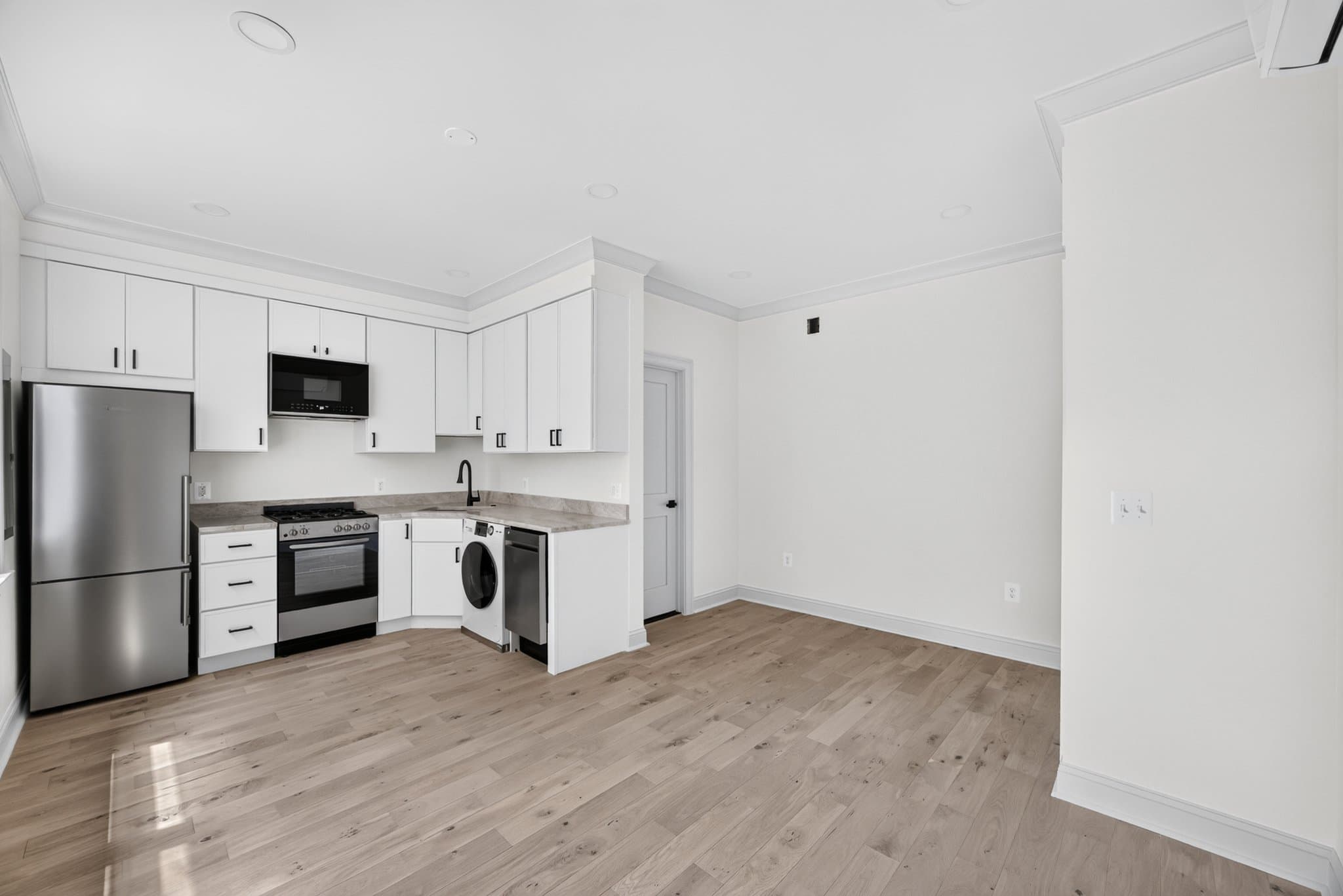 Washington Apartment: 311 East Capitol St. SE