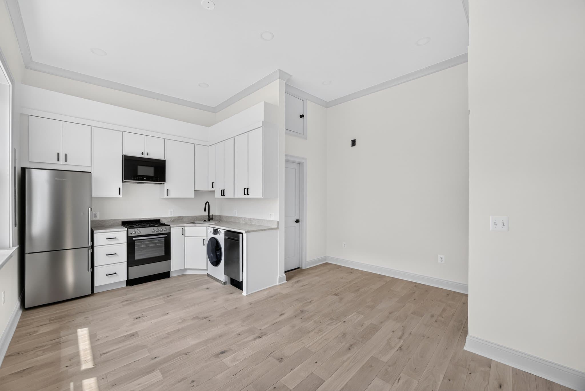 Washington Apartment: 311 East Capitol St. SE