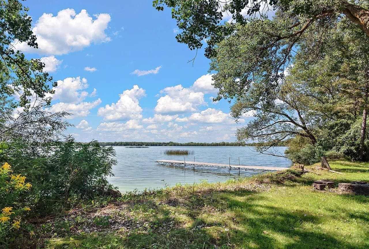 Litchfield House: 700 W Pleasure Dr