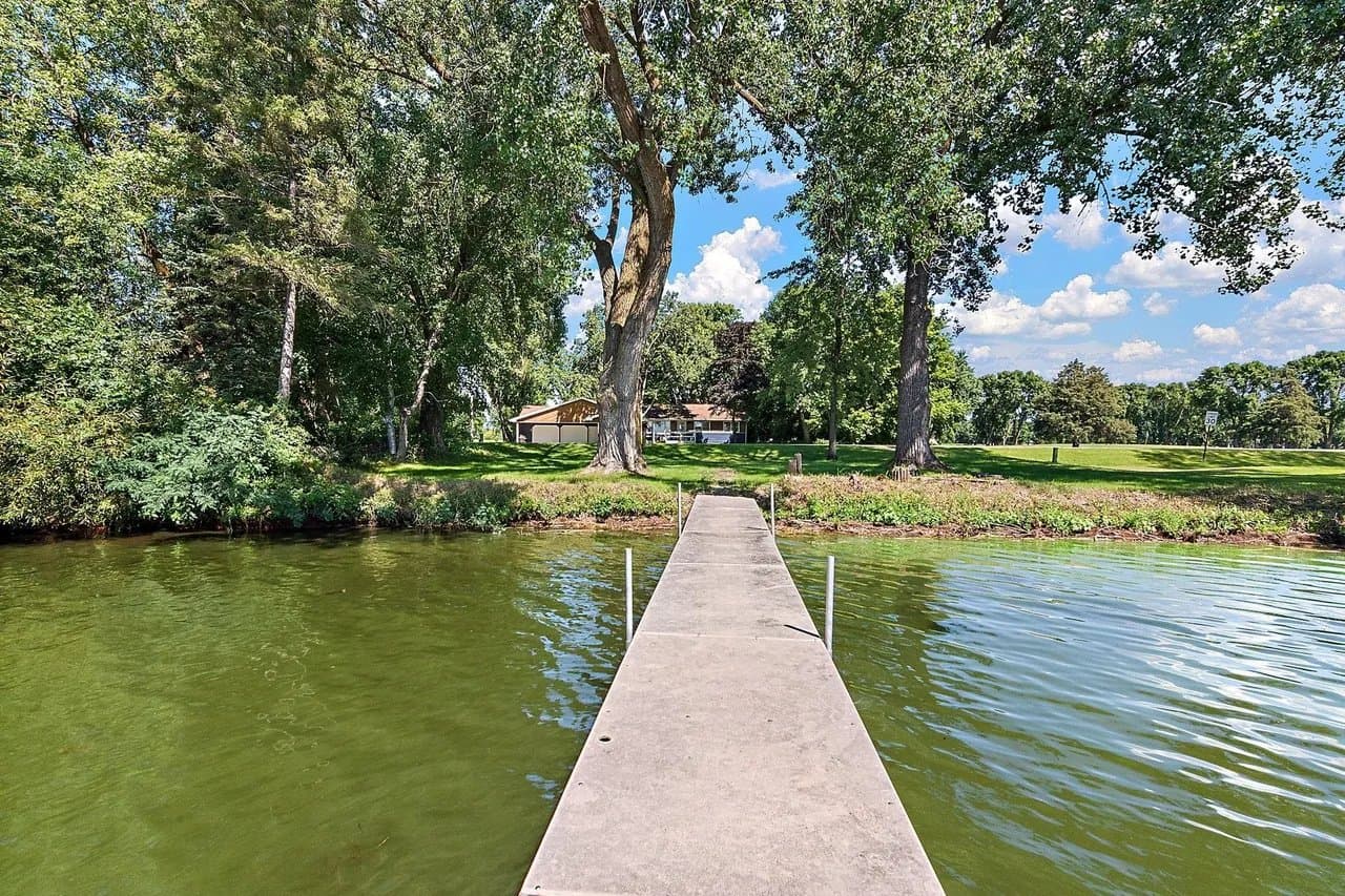 Litchfield House: 700 W Pleasure Dr