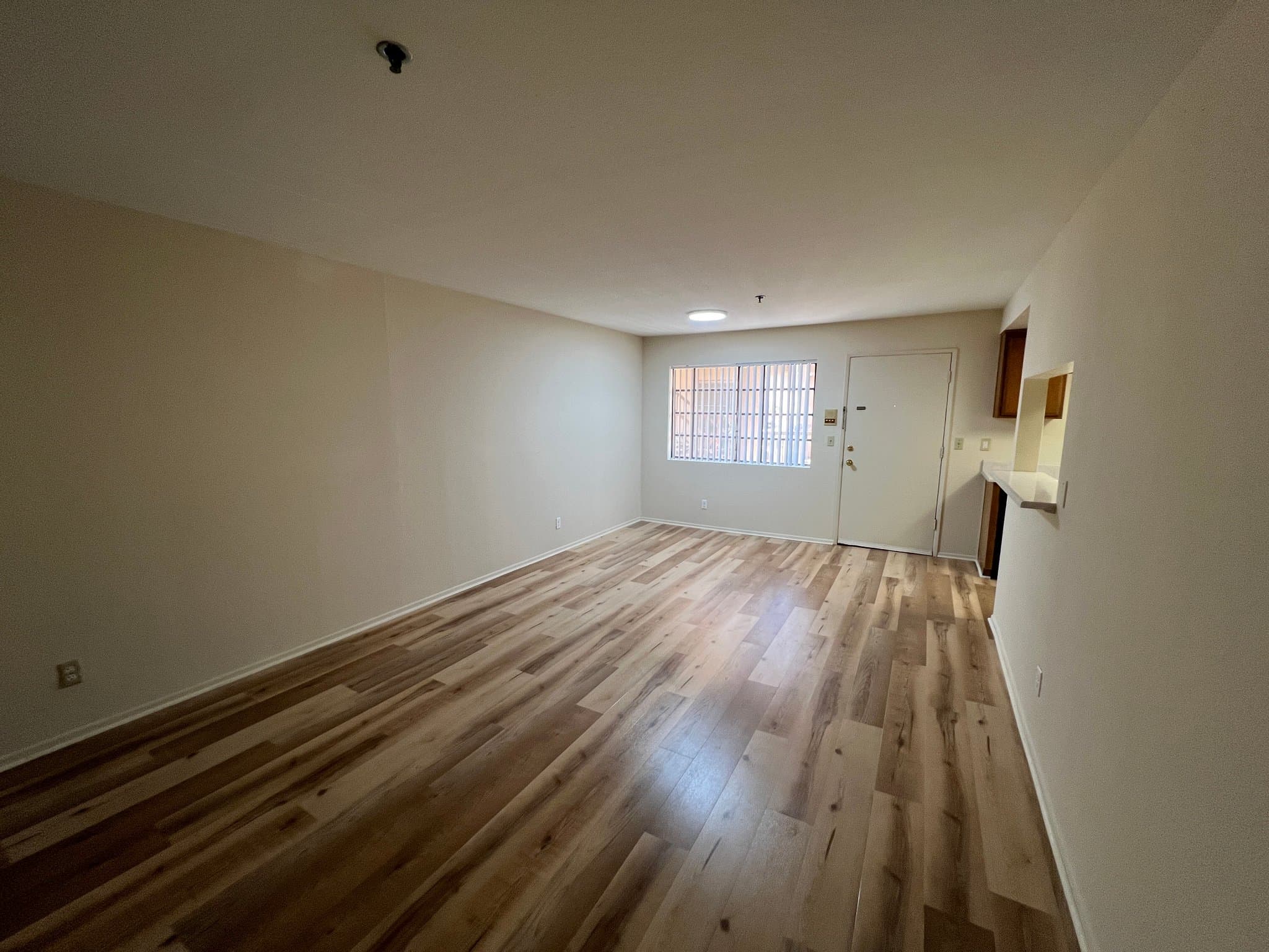 Glendale Apartment: 1517 ROCK GLEN AVE