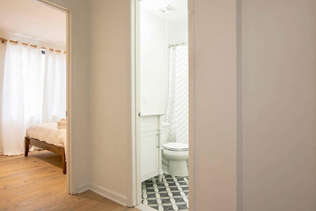 Washington Single Room: 1321 I St NE