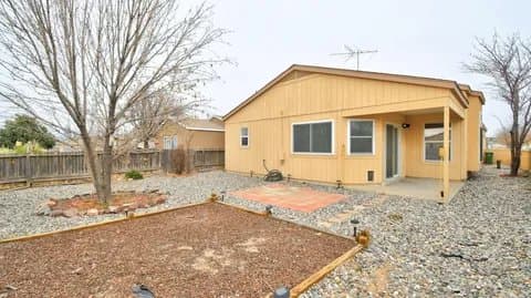 Rio Rancho Single Room: 2257 High Desert Circle Northeast