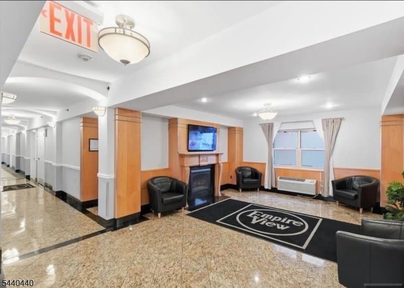 East orange Condo: 70 S Munn Ave #413