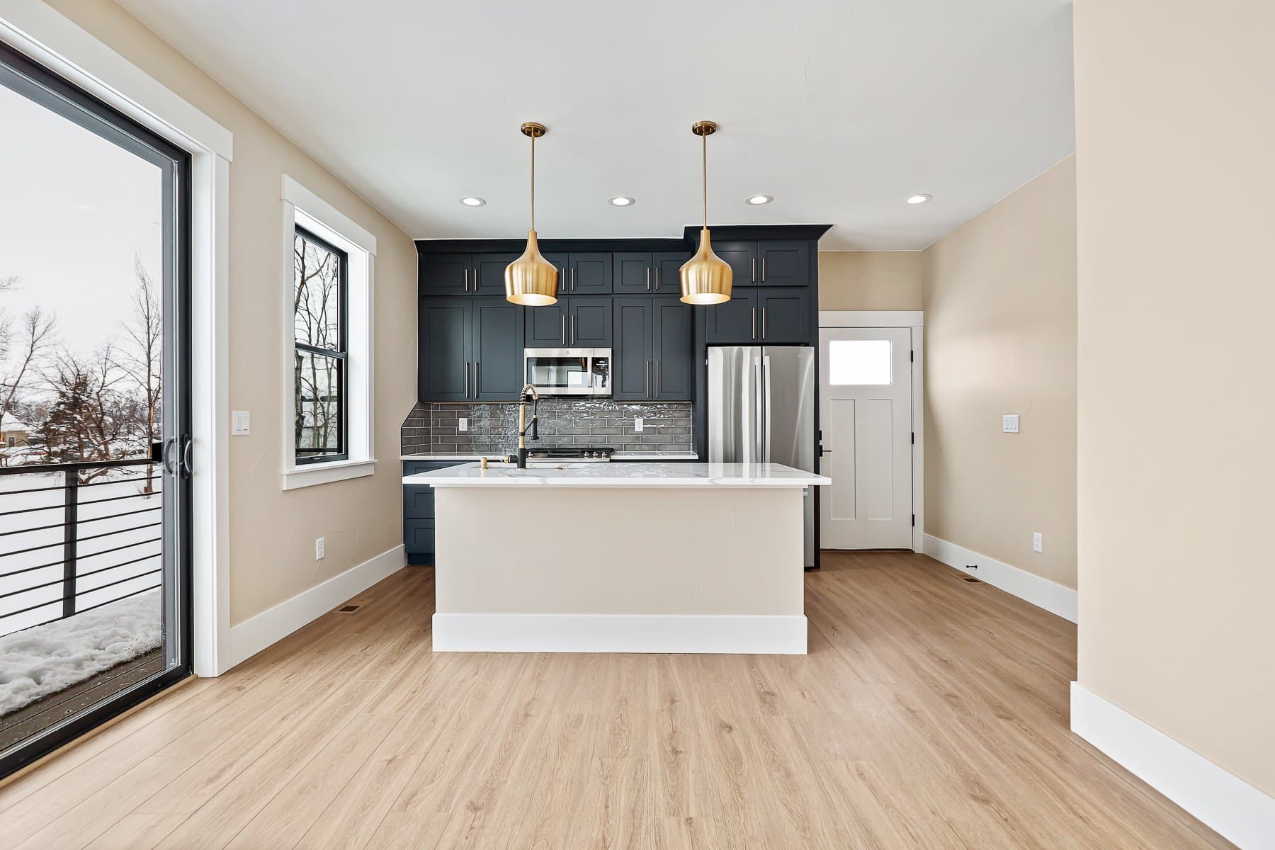 Superior Other: 205 3rd Ave