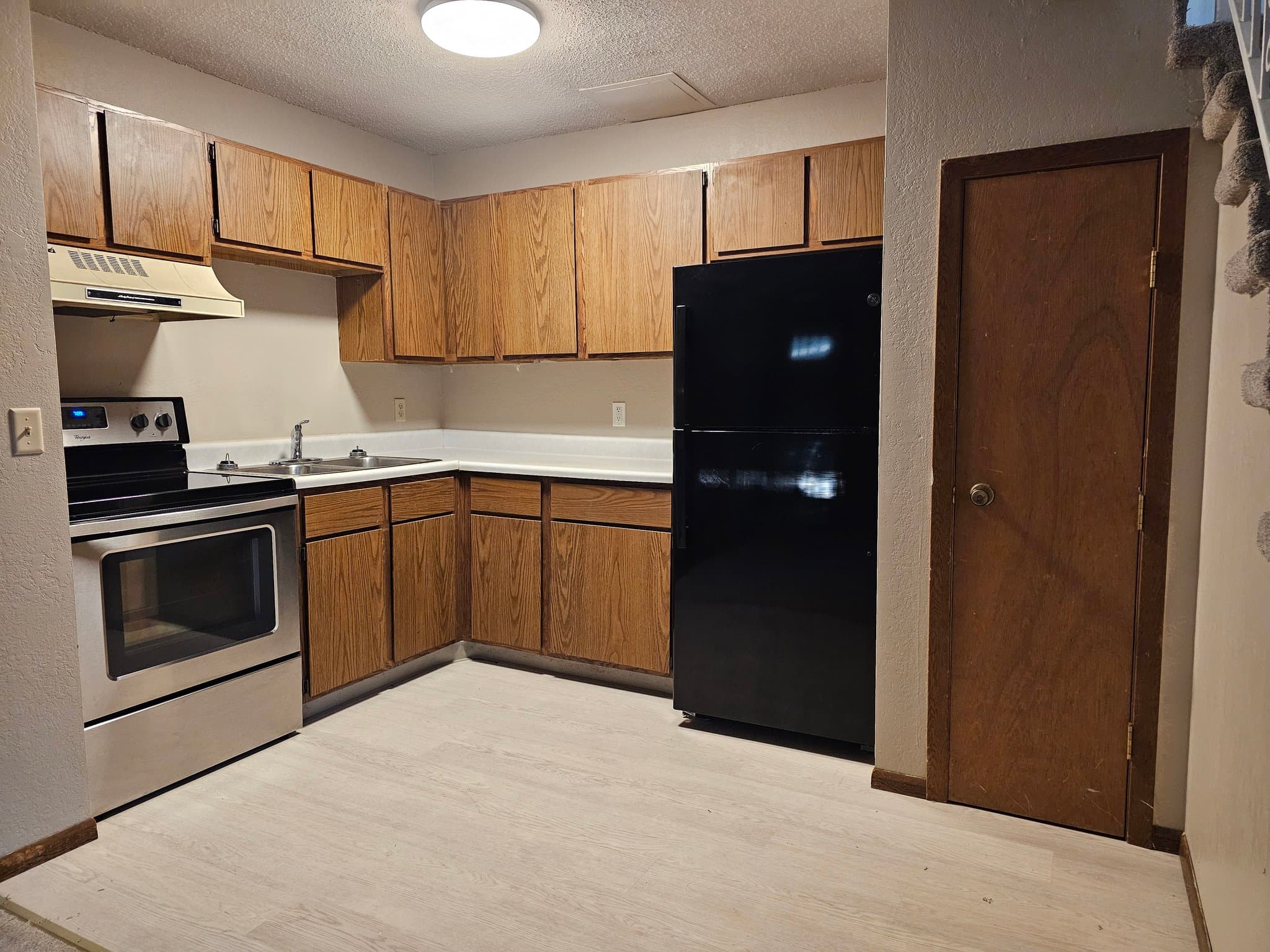 Eagle Lake Apartment: 138 N Agency St