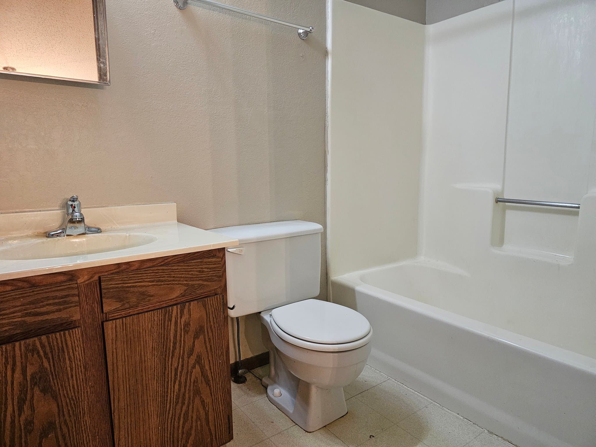Eagle Lake Apartment: 138 N Agency St