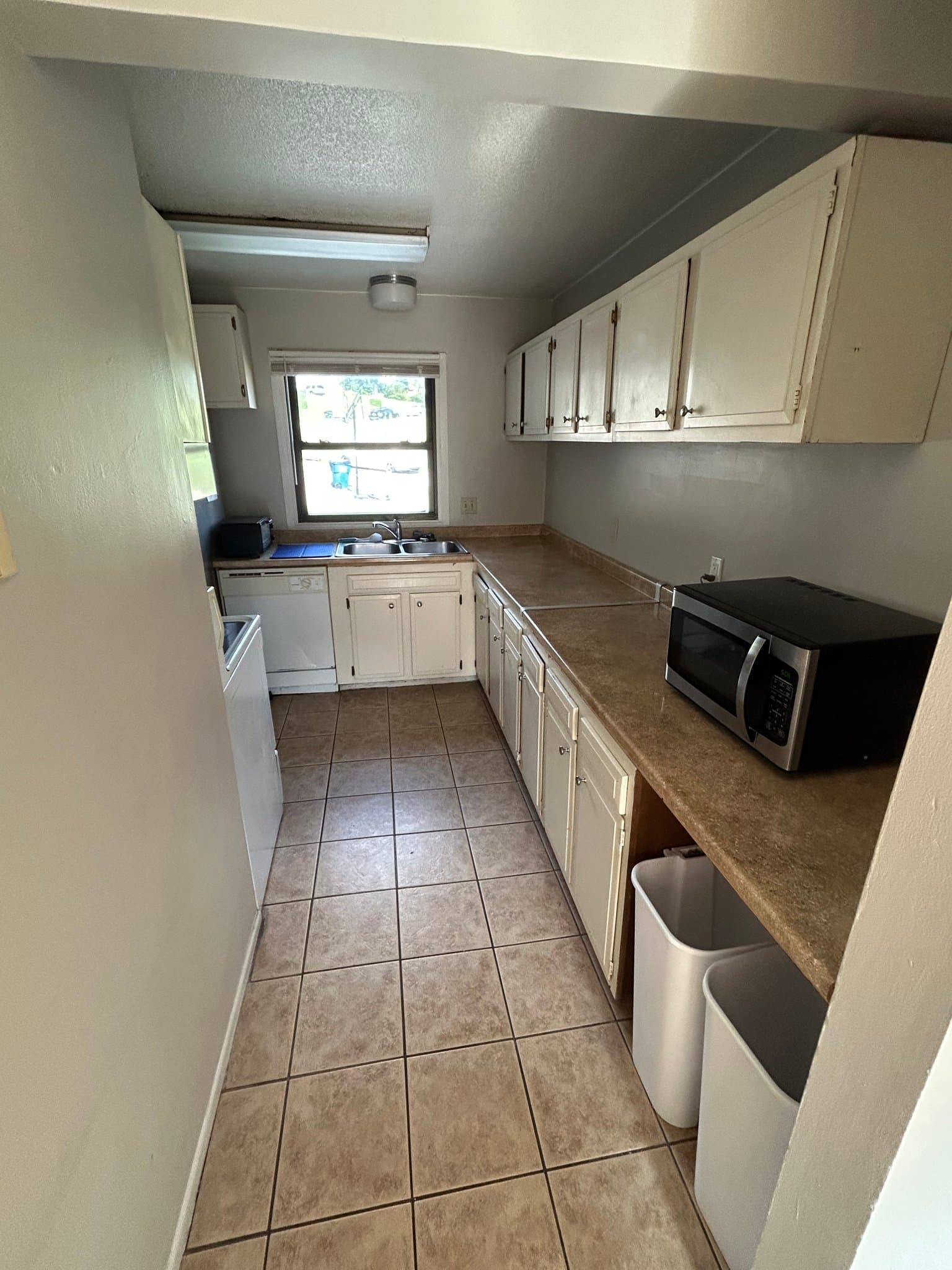 Lawrence Townhome: 2119 Quail Creek Dr
