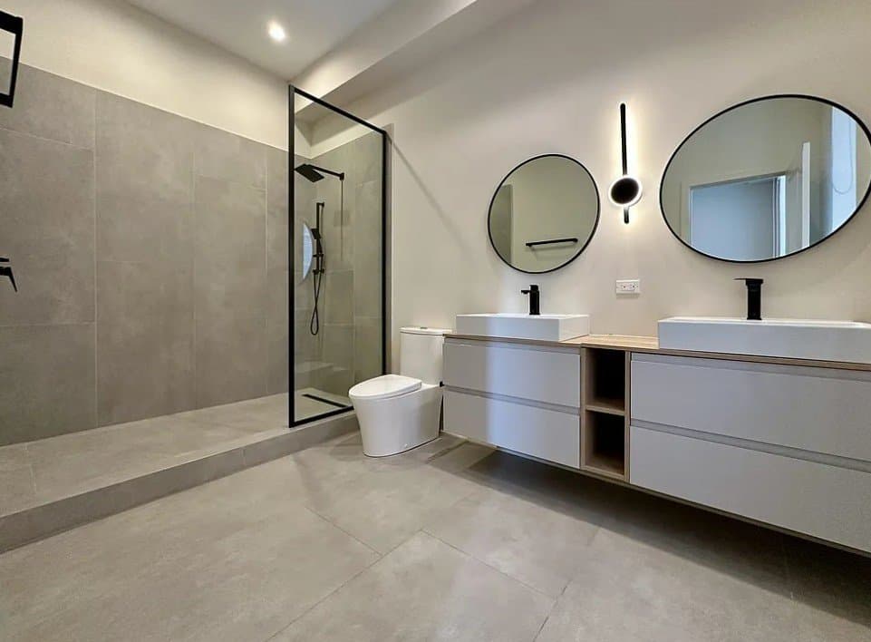 Chicago Apartment: 6340 W Belmont