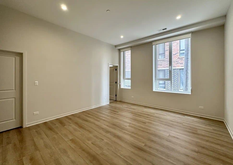 Chicago Apartment: 6340 W Belmont