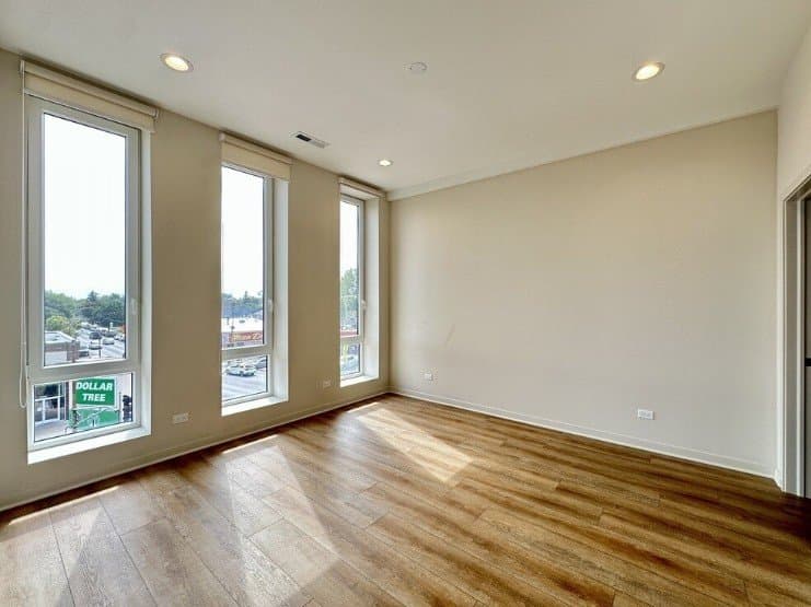 Chicago Apartment: 6340 W Belmont