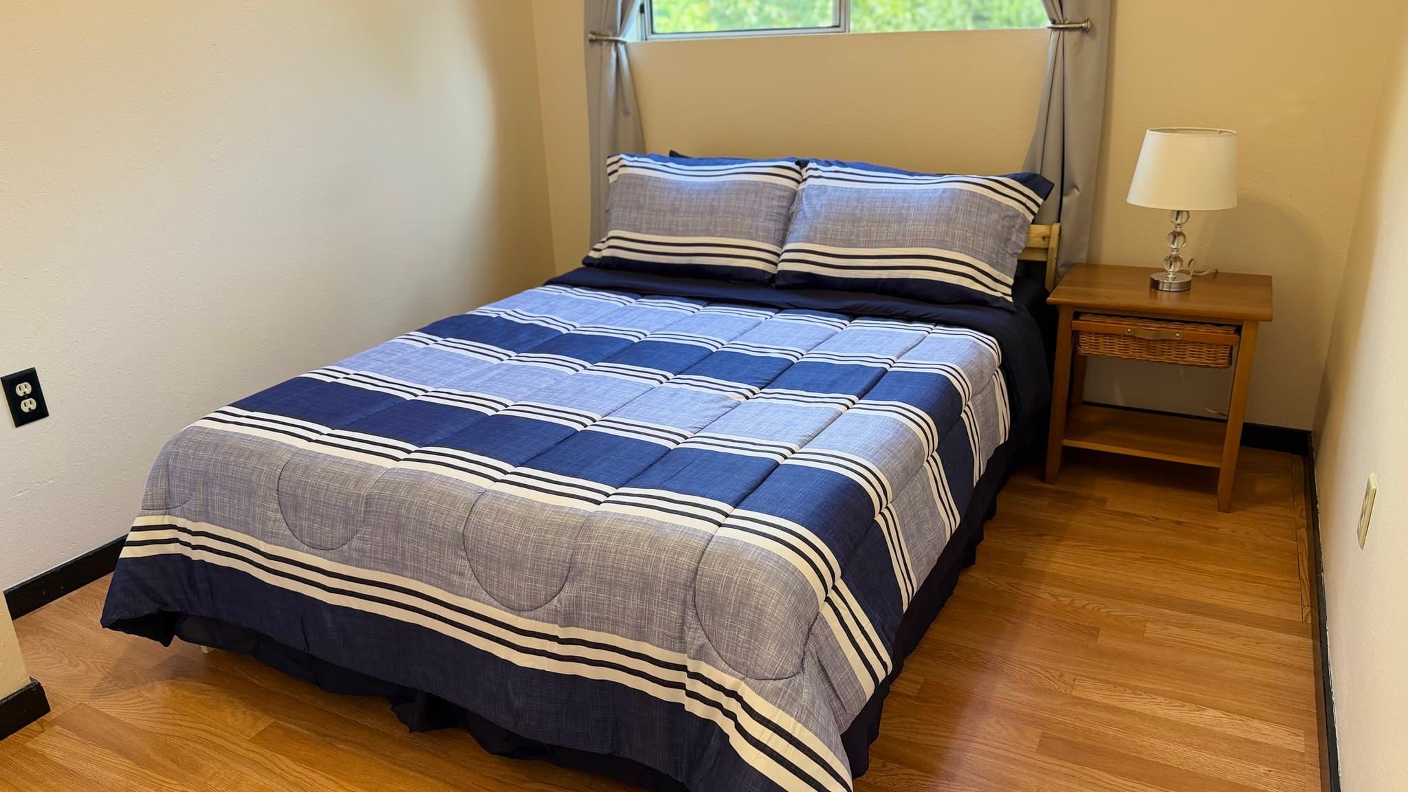 Kent Single Room: 13601 SE 266th St