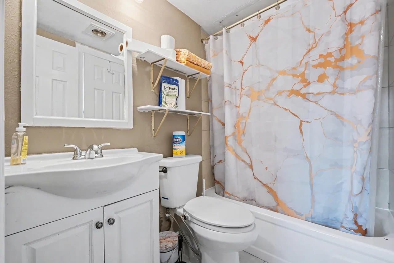 Dallas Condo: 8550 Fair Oaks Xing