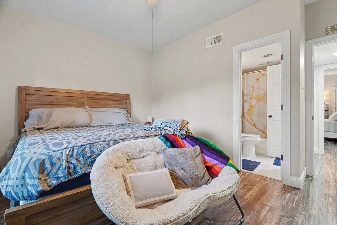 Dallas Condo: 8550 Fair Oaks Xing