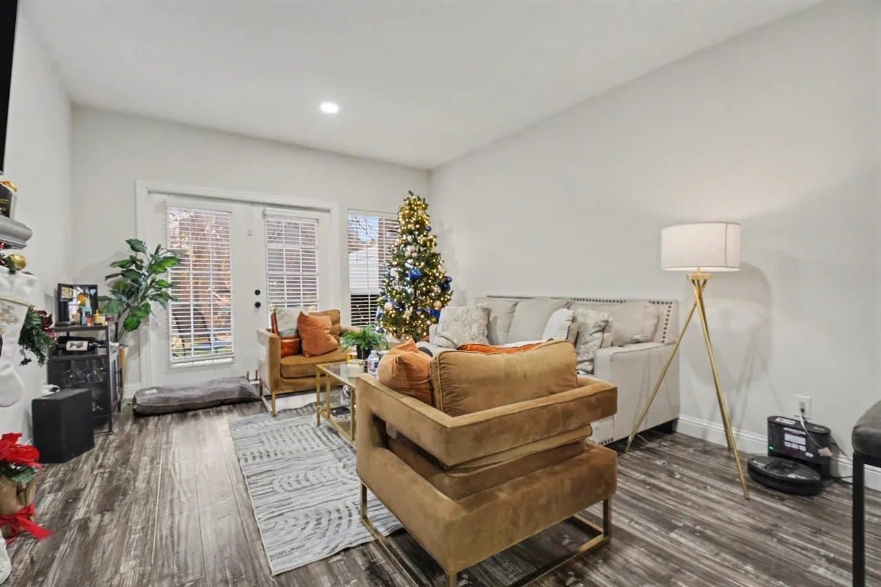 Dallas Condo: 8550 Fair Oaks Xing