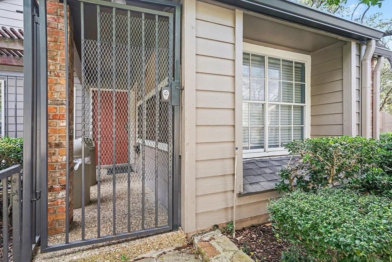 Dallas Condo: 8550 Fair Oaks Xing
