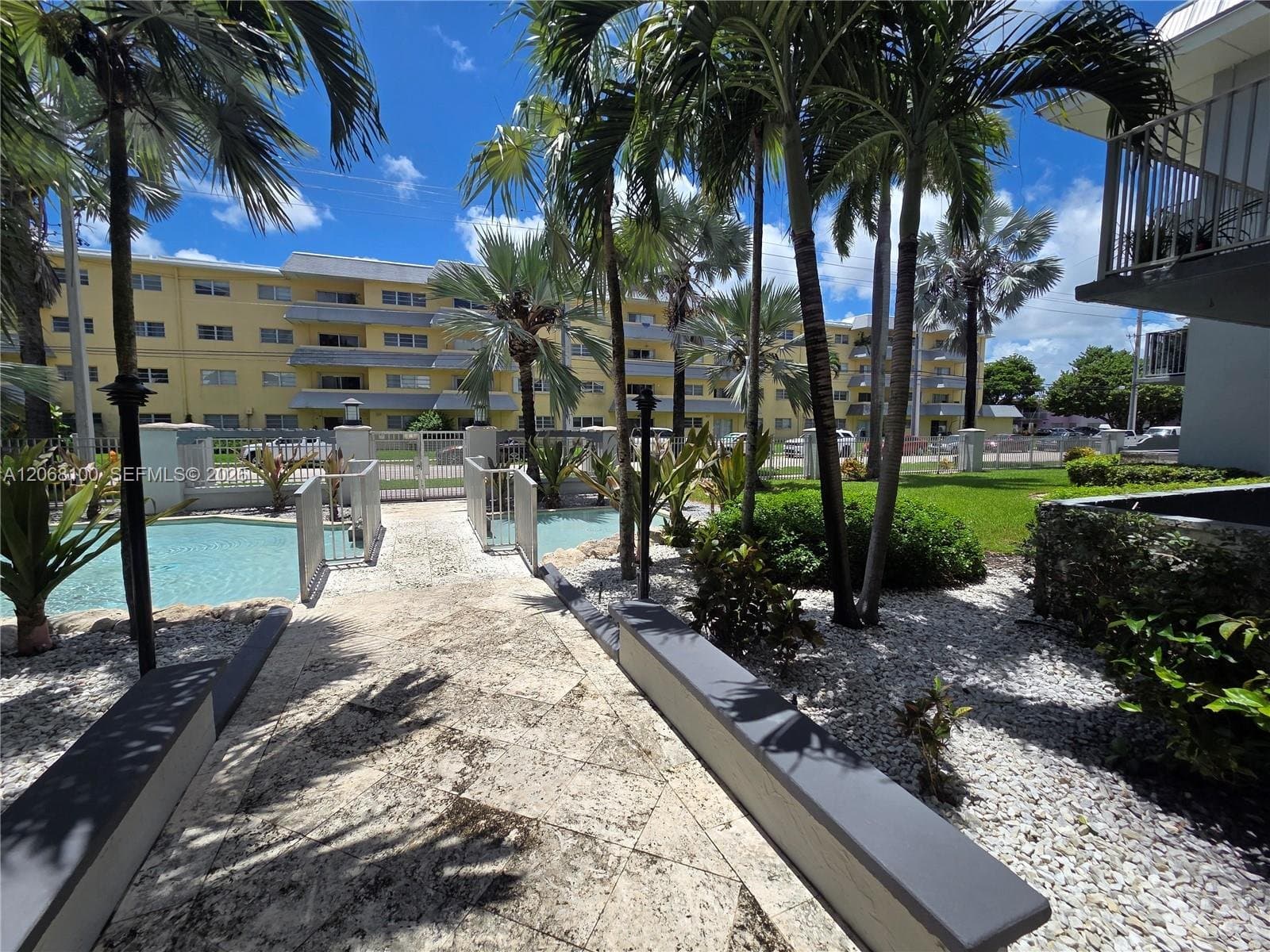 Miami Condo: 7401 SW 82nd St