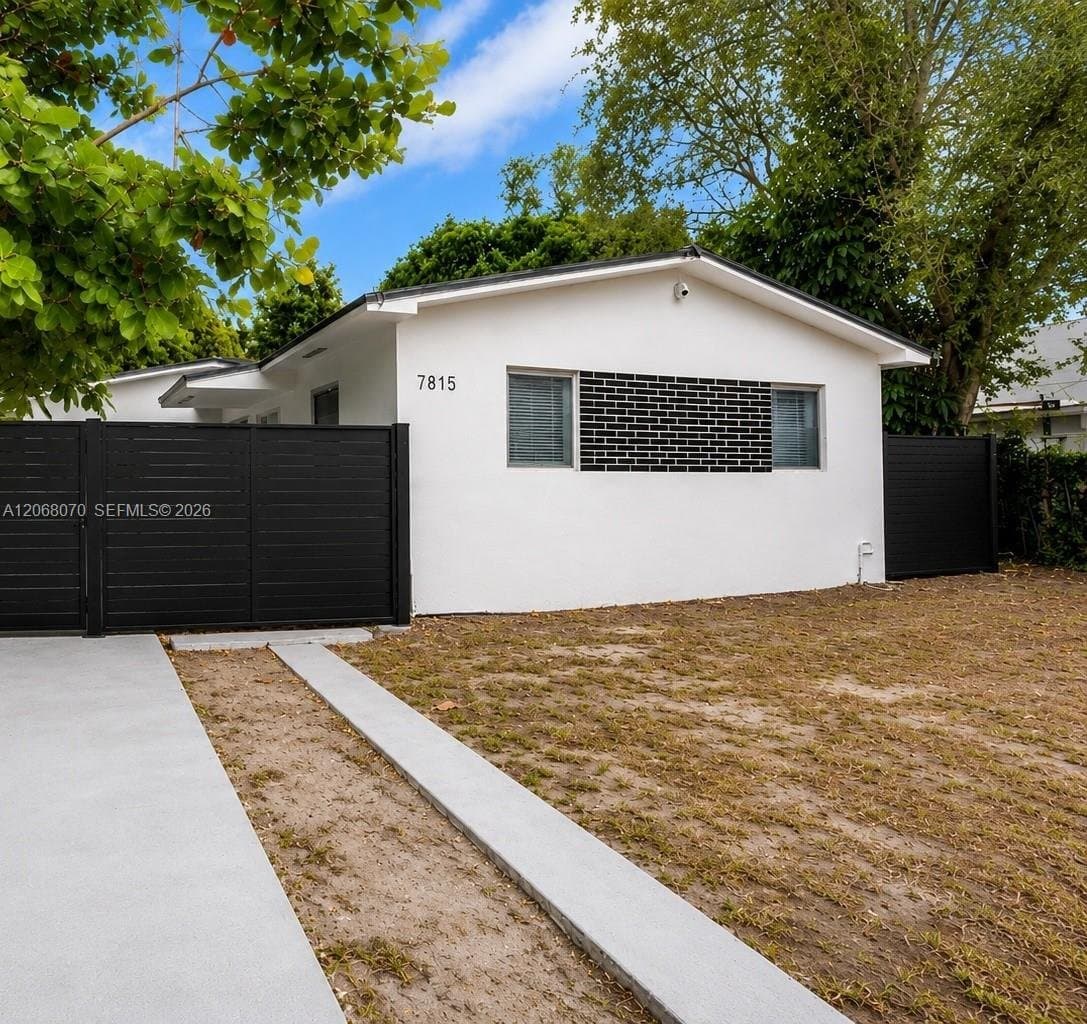 Miami Townhome: 7815 NW 5th Ct # 2