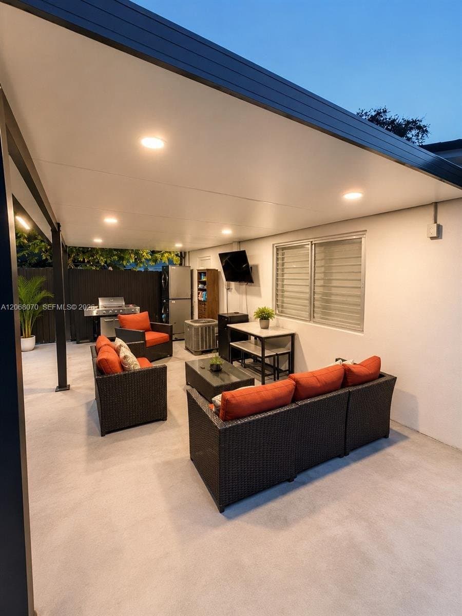 Miami Townhome: 7815 NW 5th Ct # 2