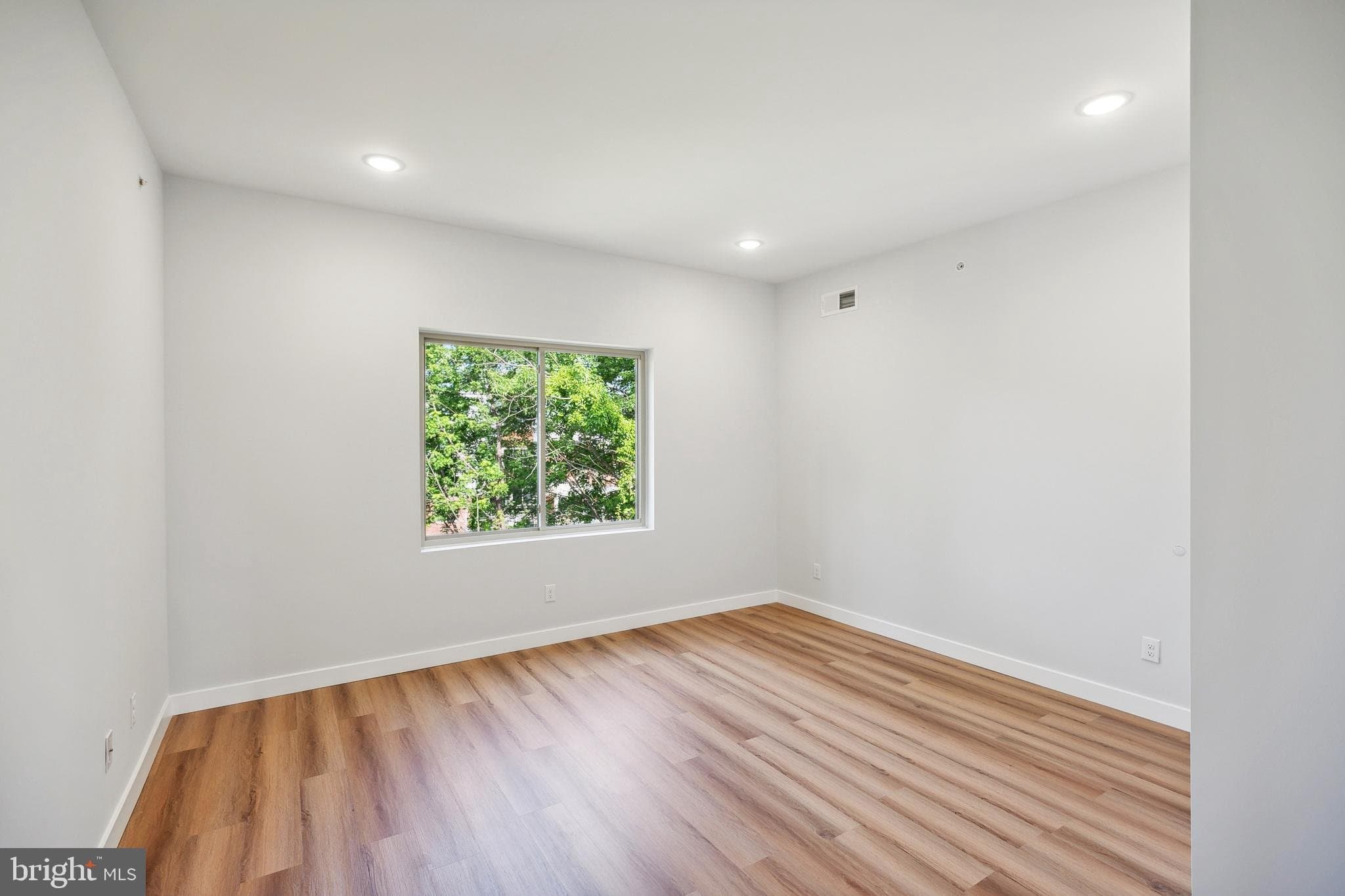 Philadelphia Apartment: 2222 N 7th St, Philadelphia, PA 19133