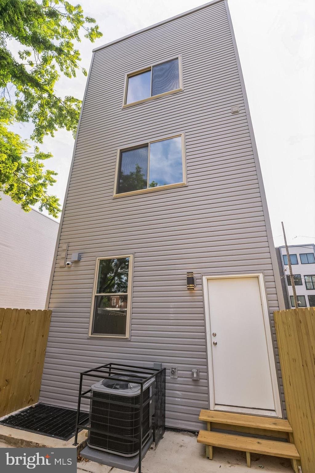 Philadelphia Apartment: 2222 N 7th St, Philadelphia, PA 19133