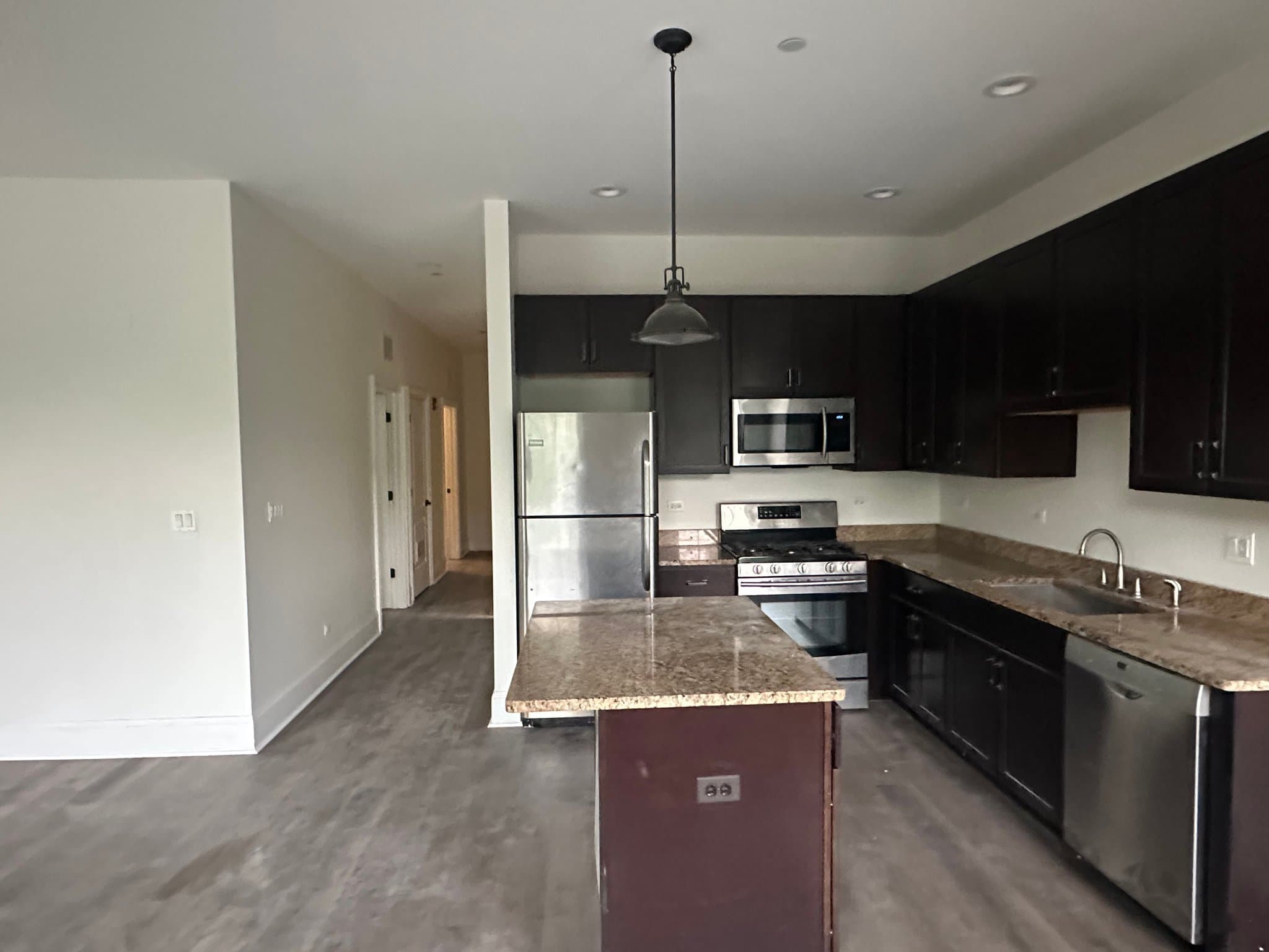 Evanston Apartment: 2500 Green Bay