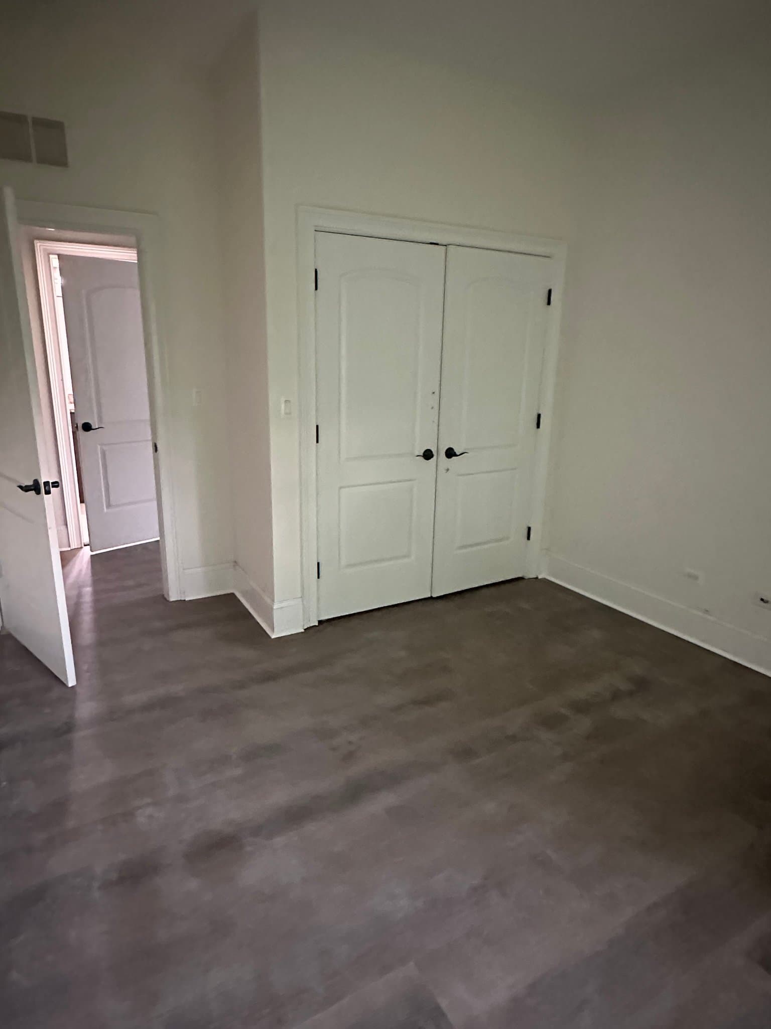Evanston Apartment: 2500 Green Bay