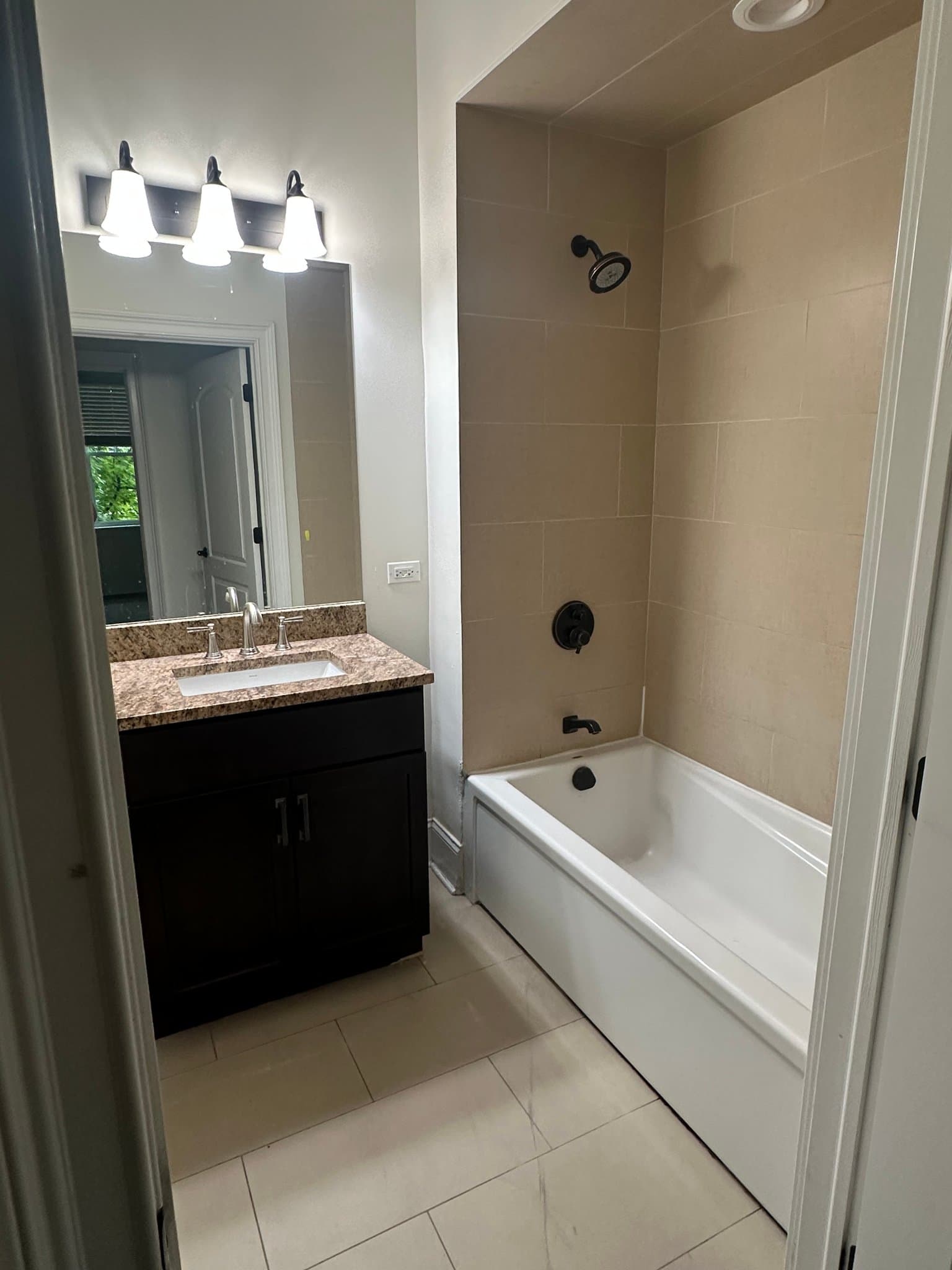 Evanston Apartment: 2500 Green Bay