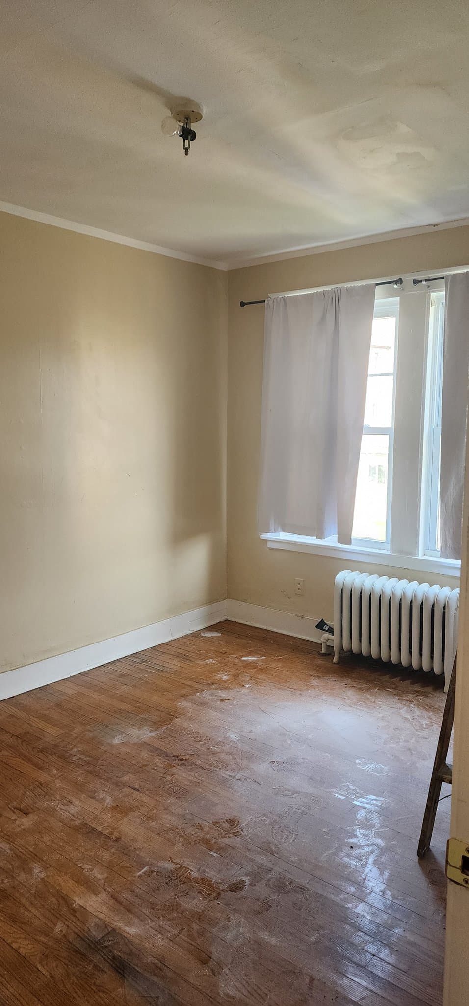 Hartford Apartment: 15-17 Kenneth St