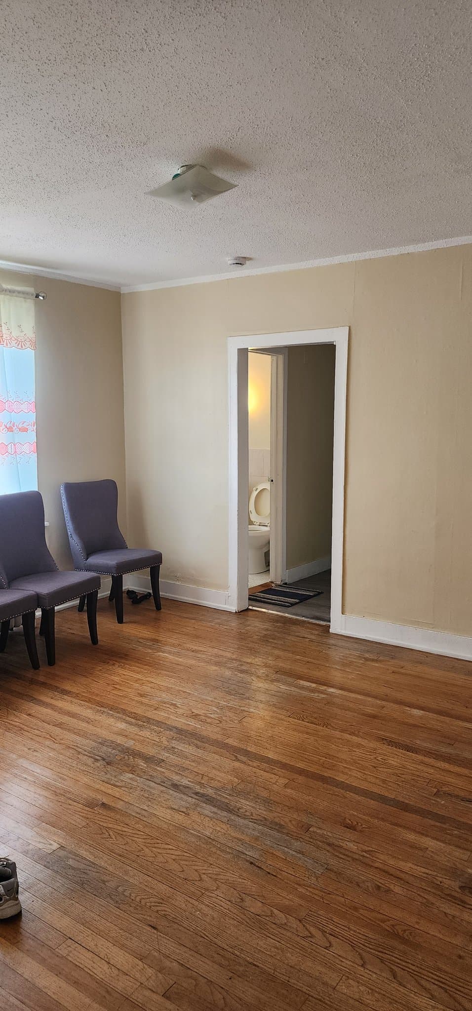 Hartford Apartment: 15-17 Kenneth St