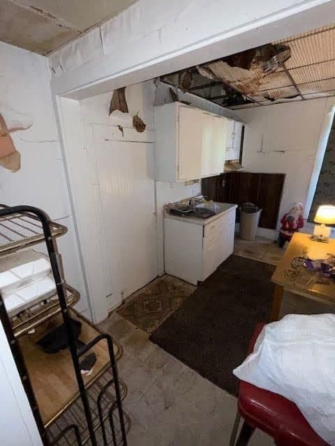 Decatur House: 1103 E Prairie St