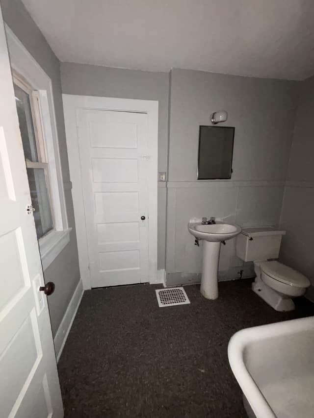 Decatur House: 238 W Peoria