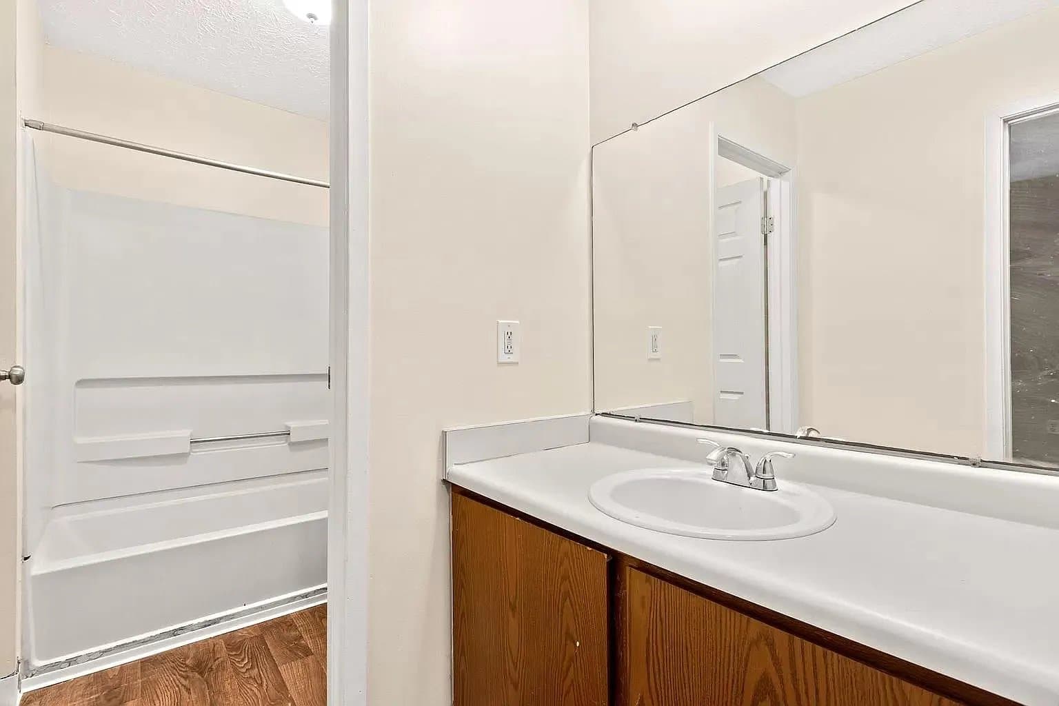 Columbus Townhome: 1000 Brooks End Ct