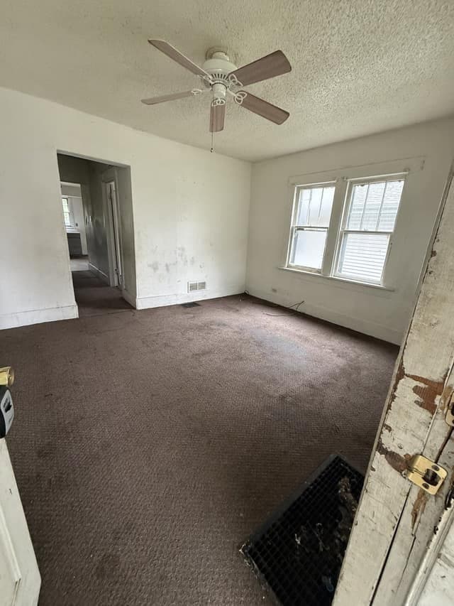 Decatur House: 1303 E Whitmer St